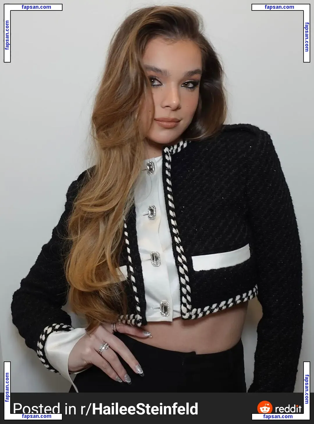 Hailee Steinfeld nude photo #0822 from OnlyFans