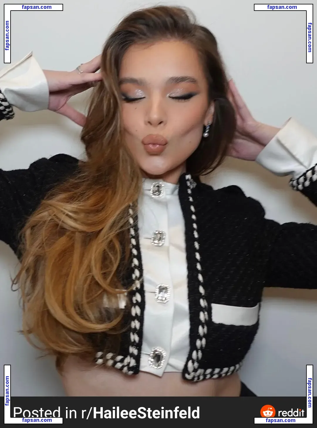 Hailee Steinfeld nude photo #0823 from OnlyFans