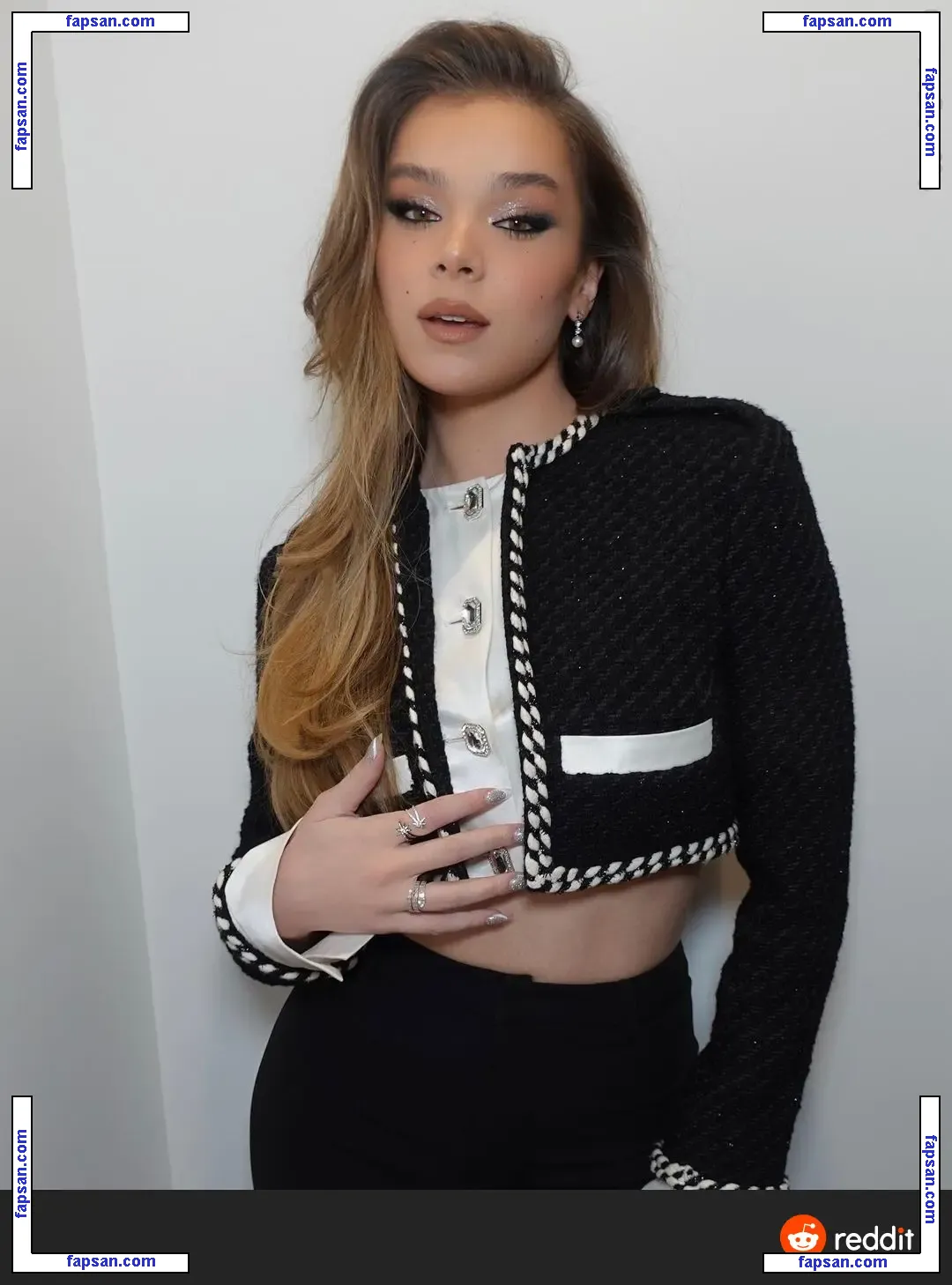Hailee Steinfeld nude photo #0825 from OnlyFans