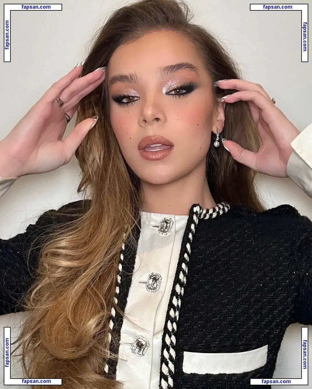 Hailee Steinfeld nude photo #0826 from OnlyFans