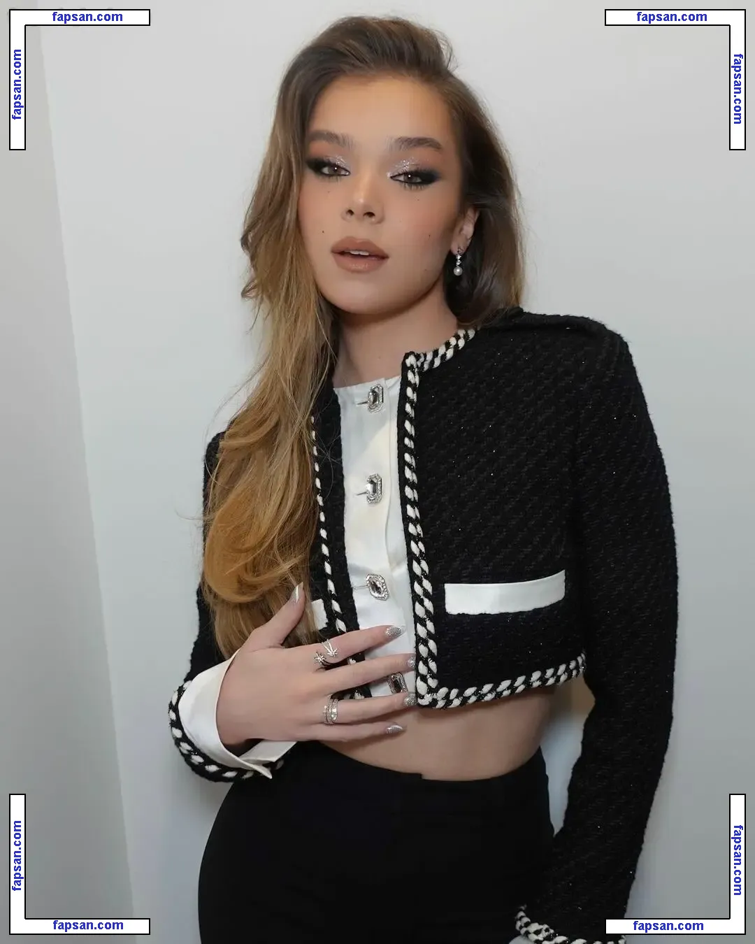 Hailee Steinfeld nude photo #0827 from OnlyFans