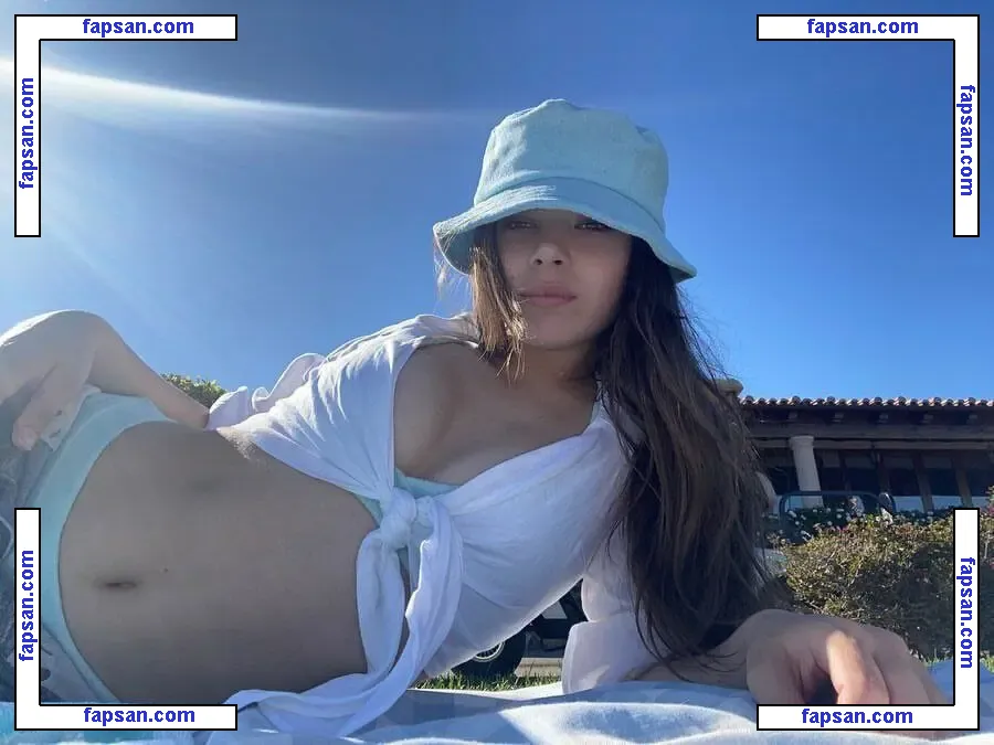 Hailee Steinfeld nude photo #0834 from OnlyFans
