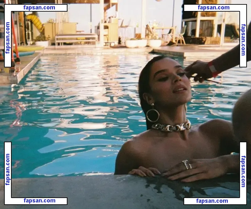 Hailee Steinfeld nude photo #0864 from OnlyFans