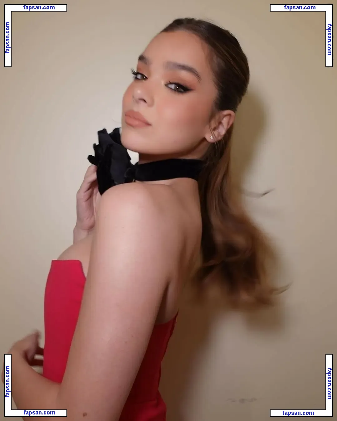 Hailee Steinfeld nude photo #0921 from OnlyFans