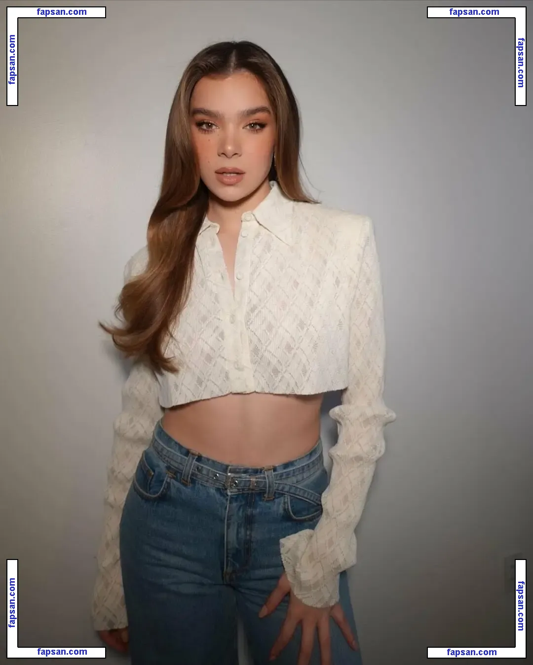 Hailee Steinfeld nude photo #0940 from OnlyFans