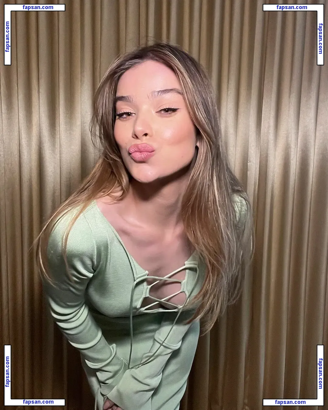 Hailee Steinfeld nude photo #0954 from OnlyFans