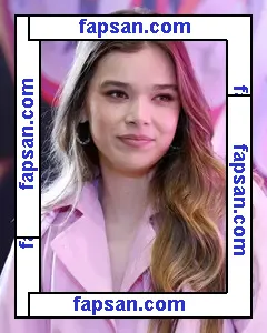 Hailee Steinfeld nude photo #0965 from OnlyFans