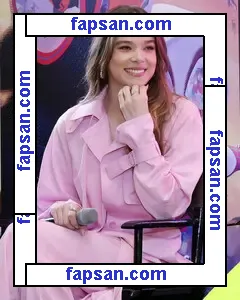 Hailee Steinfeld nude photo #0969 from OnlyFans
