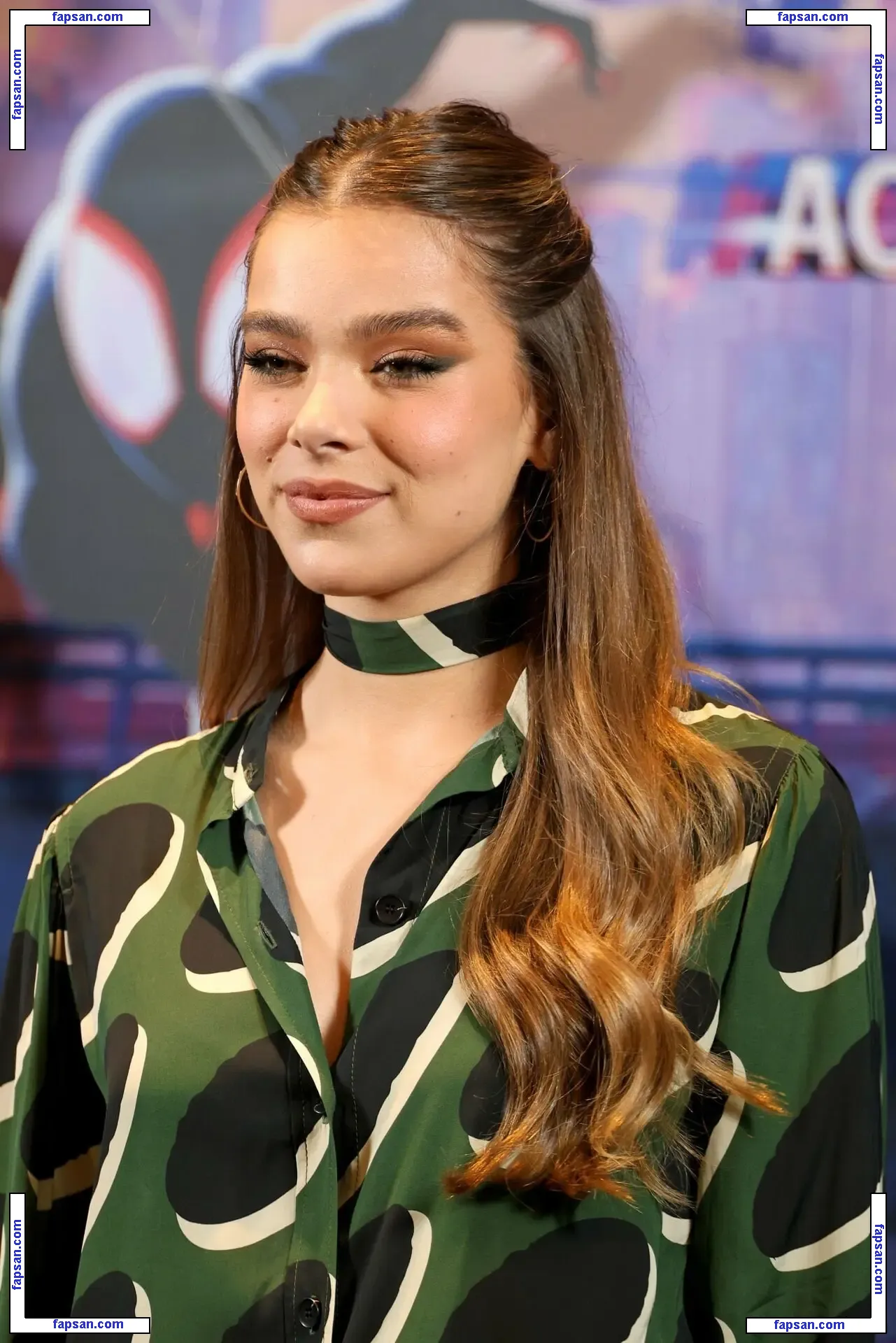 Hailee Steinfeld nude photo #0987 from OnlyFans