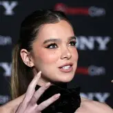 Hailee Steinfeld nude #0884