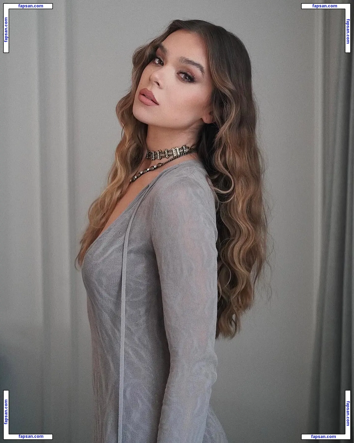 Hailee Steinfeld nude photo #1190 from OnlyFans