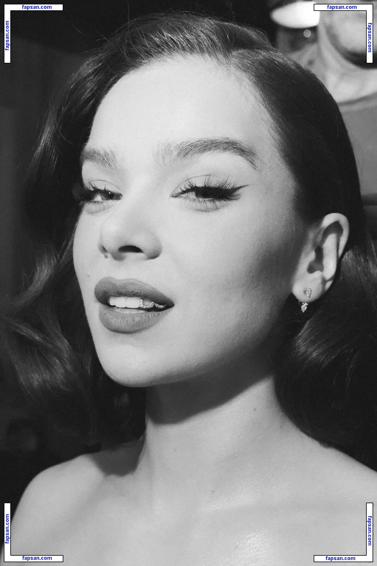 Hailee Steinfeld nude photo #1907 from OnlyFans