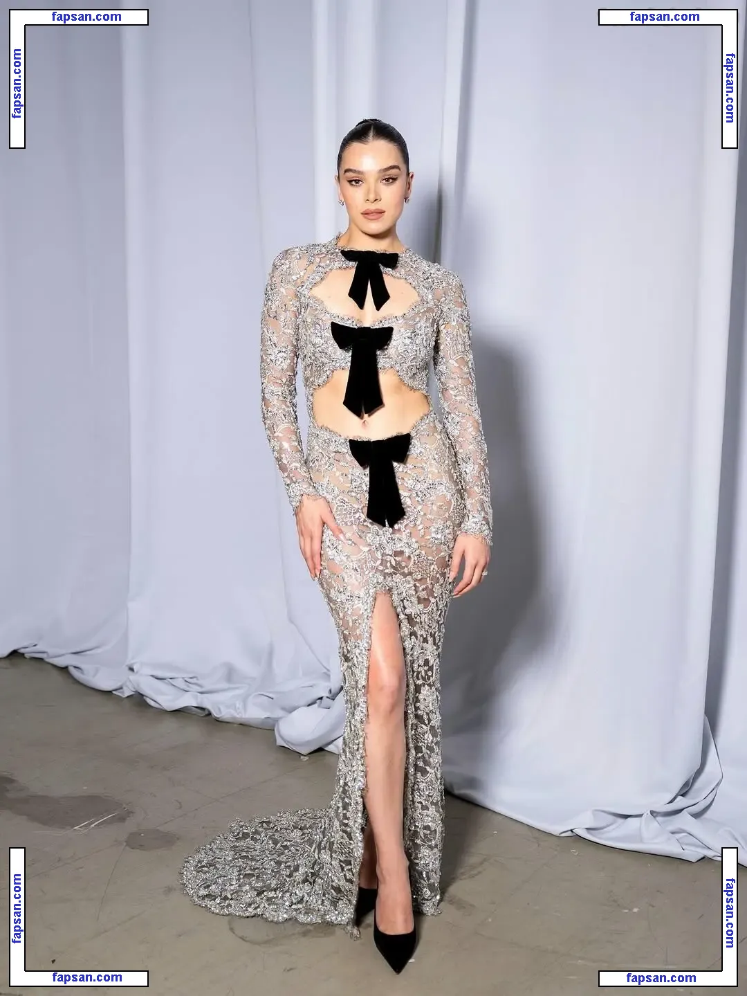 Hailee Steinfeld nude photo #1925 from OnlyFans