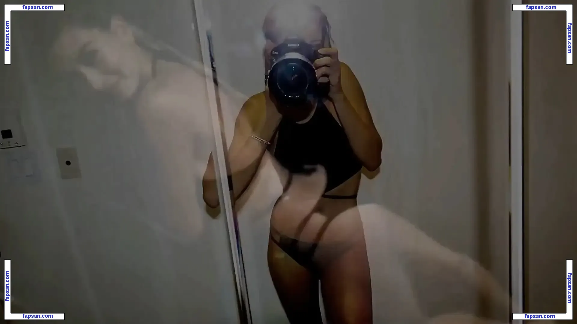 Hailey Baldwin nude photo #0801 from OnlyFans