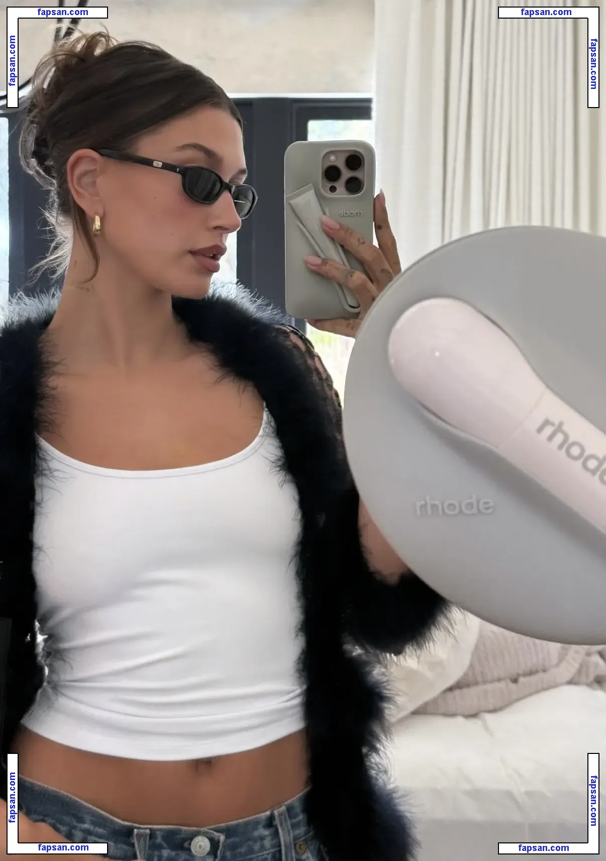 Hailey Baldwin nude photo #3875 from OnlyFans