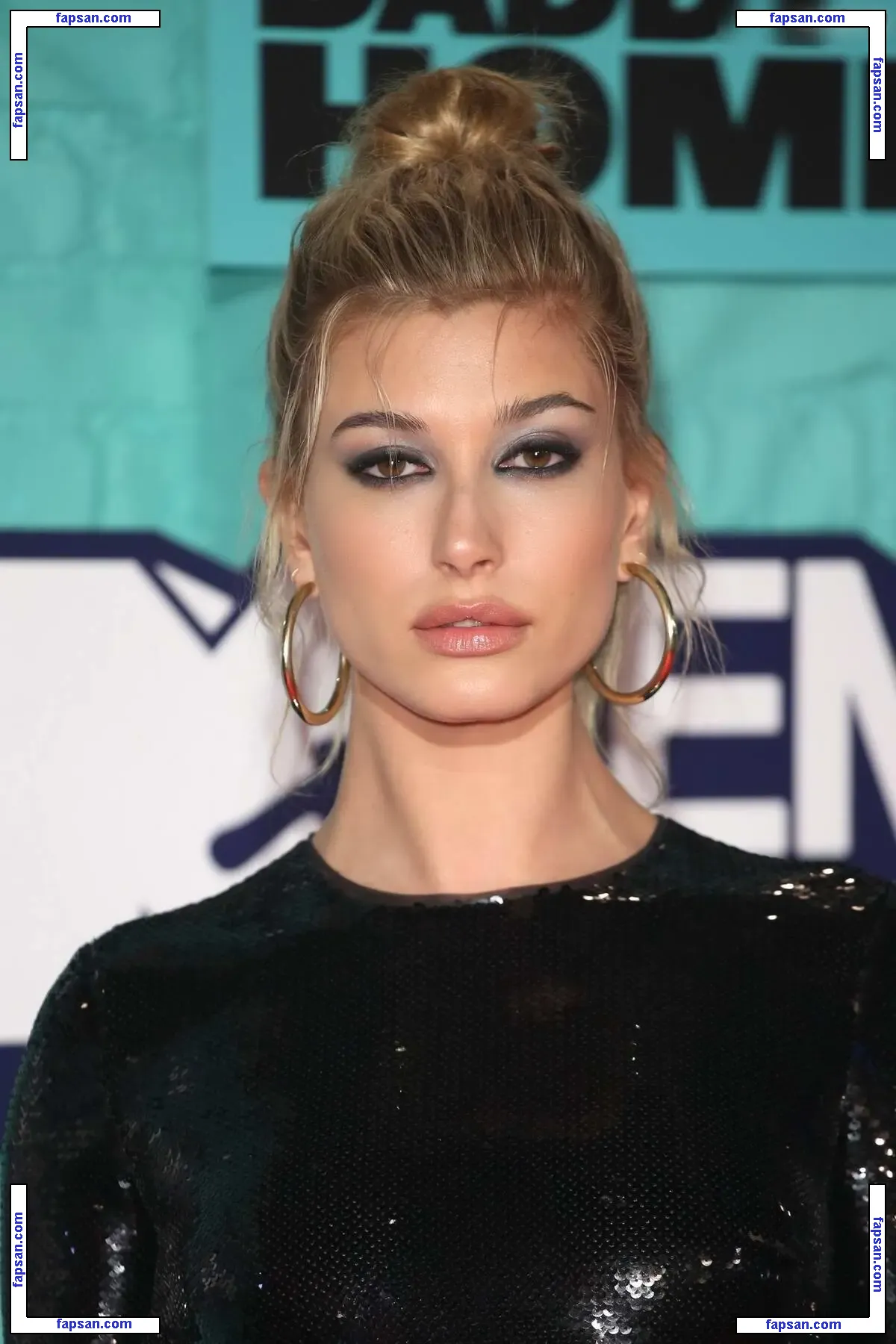 Hailey Bieber голая фото #0589 с Онлифанс