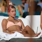 Hailey Bieber голая #0558