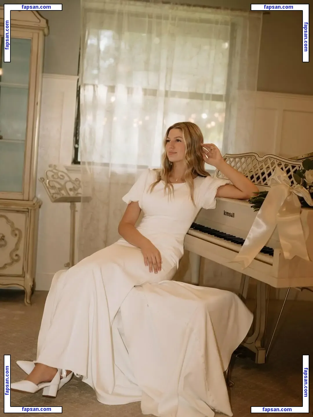 Hailey Johnson nude photo #0004 from OnlyFans