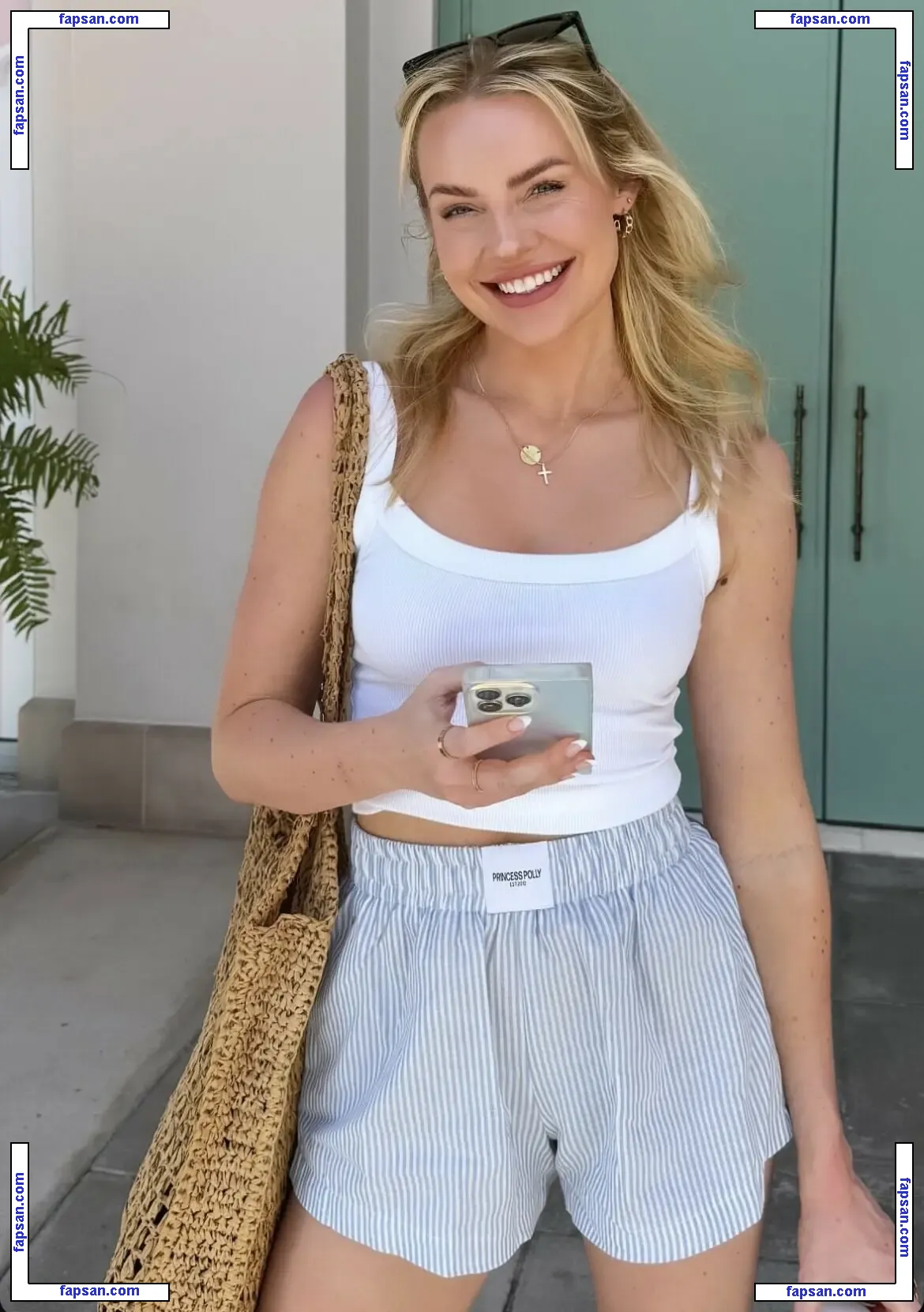 Hailey Malles голая фото #0012 с Онлифанс