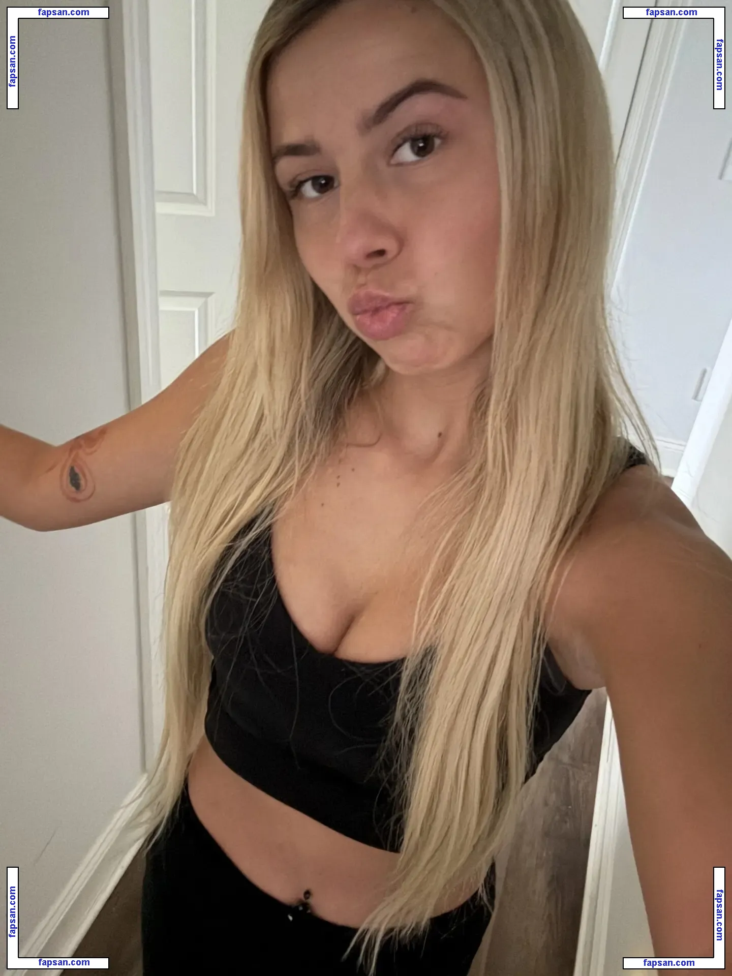 Hailey Welch (Hawk Tuhh Girl nude photo #0004 from OnlyFans