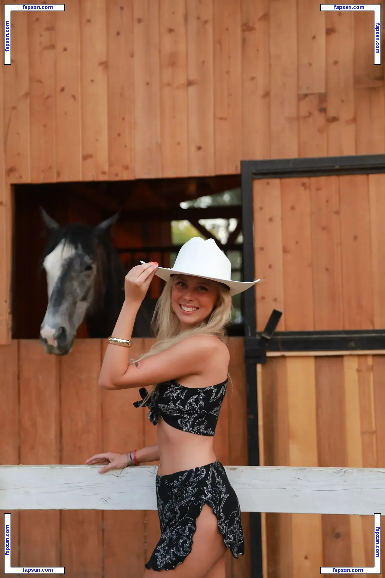 Hailey Welch (Hawk Tuhh Girl nude photo #0012 from OnlyFans