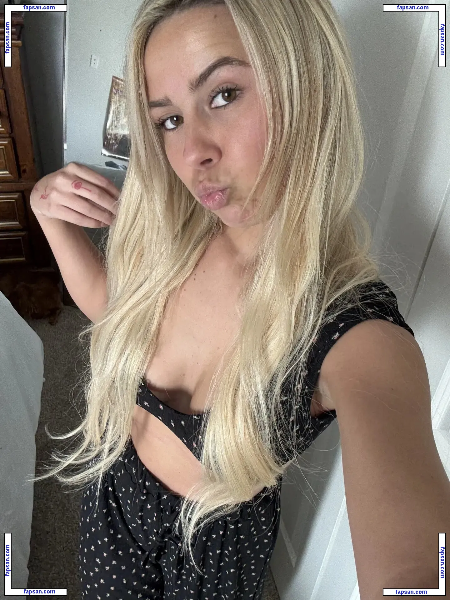 Hailey Welch (Hawk Tuhh Girl nude photo #0022 from OnlyFans