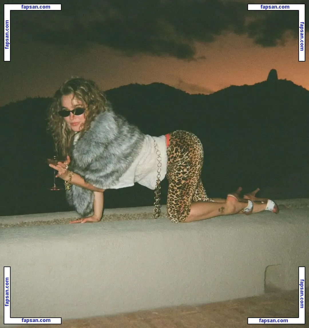 Haley Lu Richardson голая фото #0350 с Онлифанс