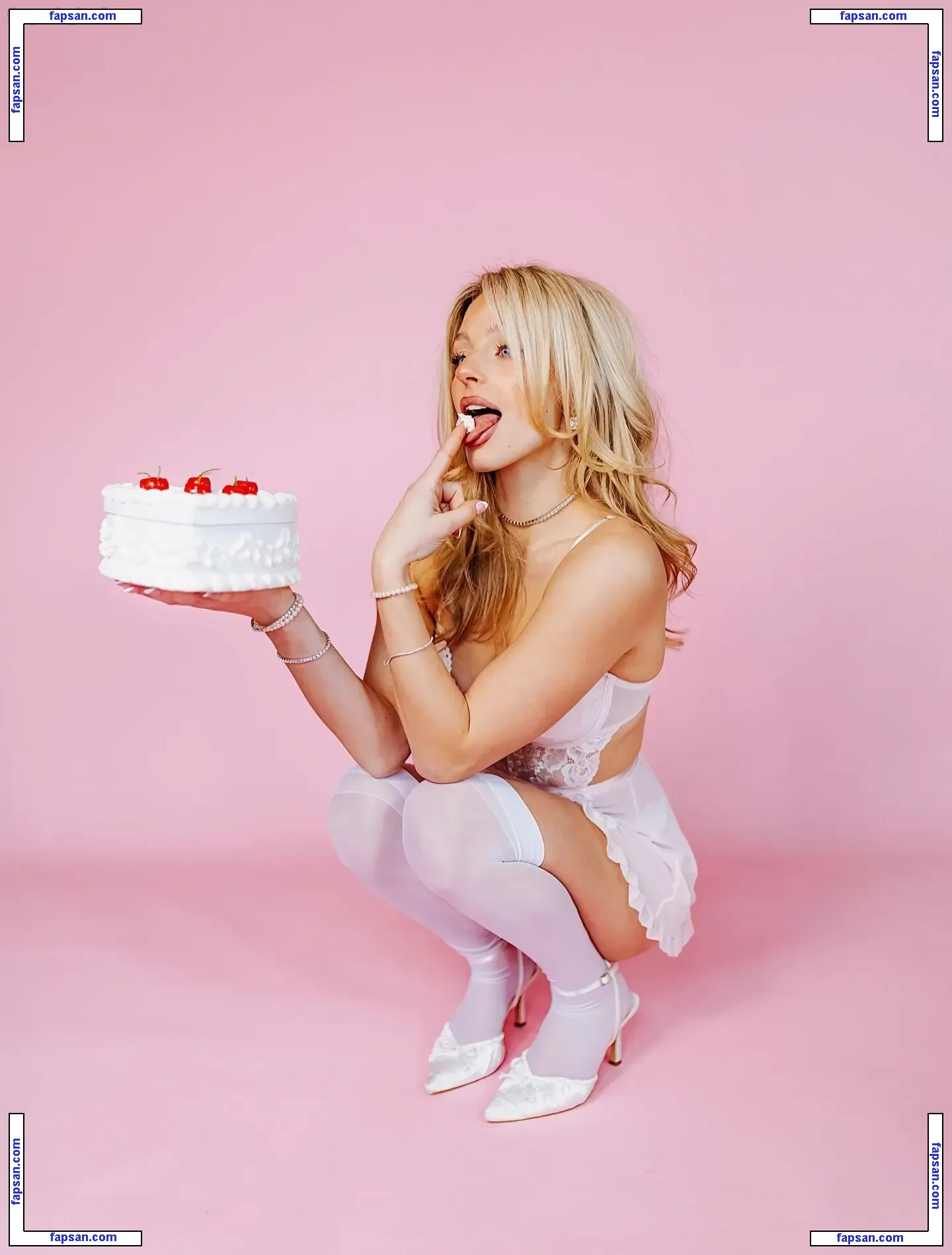 Haley Robinson голая фото #0032 с Онлифанс