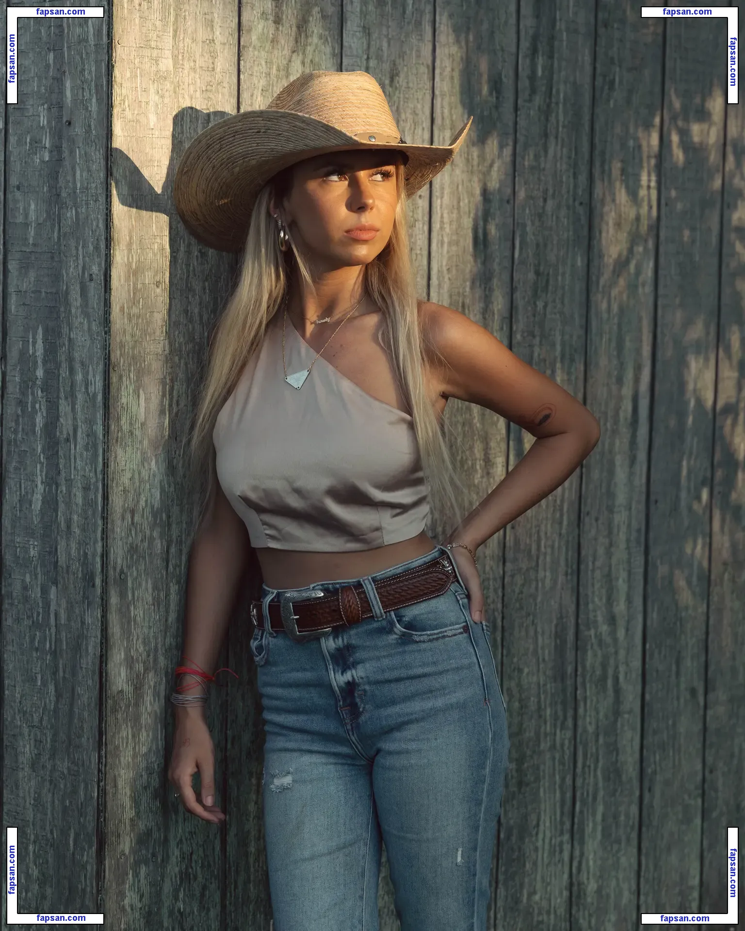 halieywelch nude photo #0001 from OnlyFans