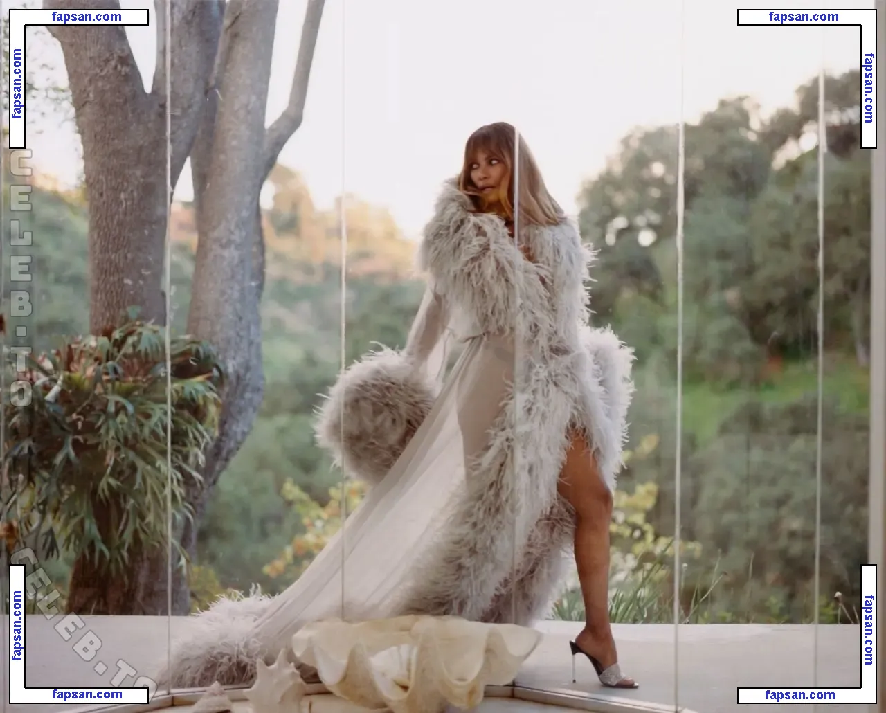 Halle Berry голая фото #1688 с Онлифанс