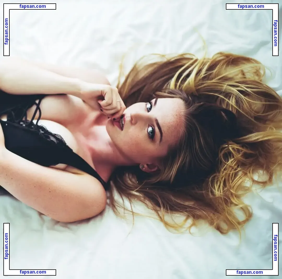 Hallea Jones nude photo #0008 from OnlyFans