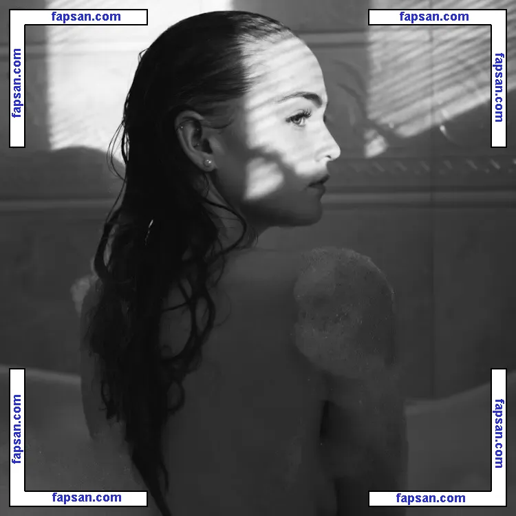 Hallea Jones nude photo #0011 from OnlyFans