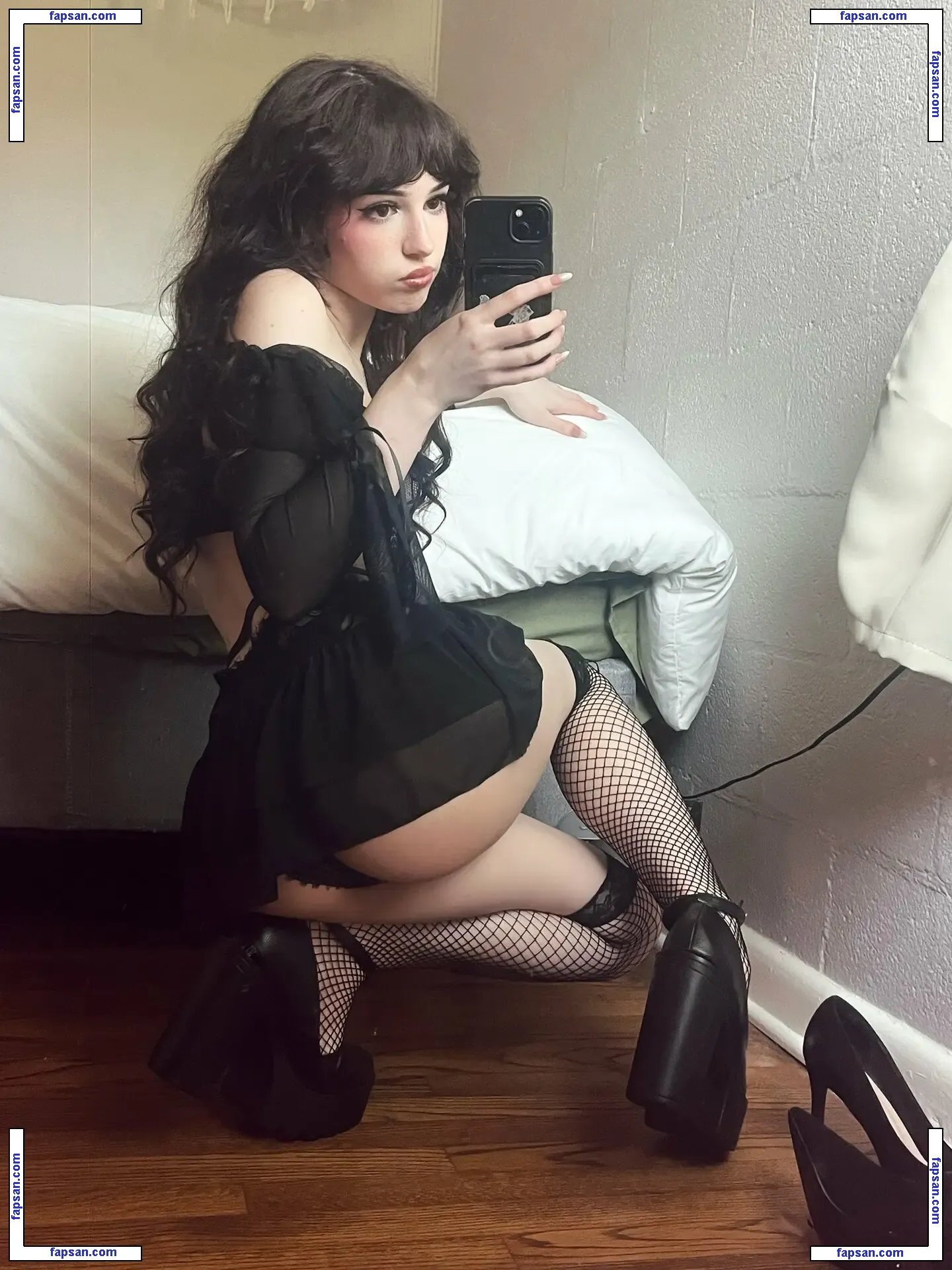 hallucinita nude photo #0002 from OnlyFans