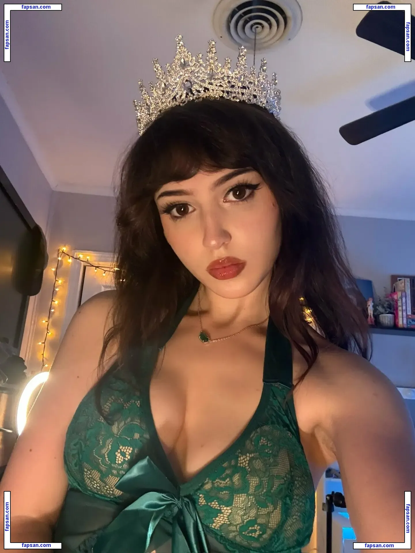 hallucinita nude photo #0006 from OnlyFans