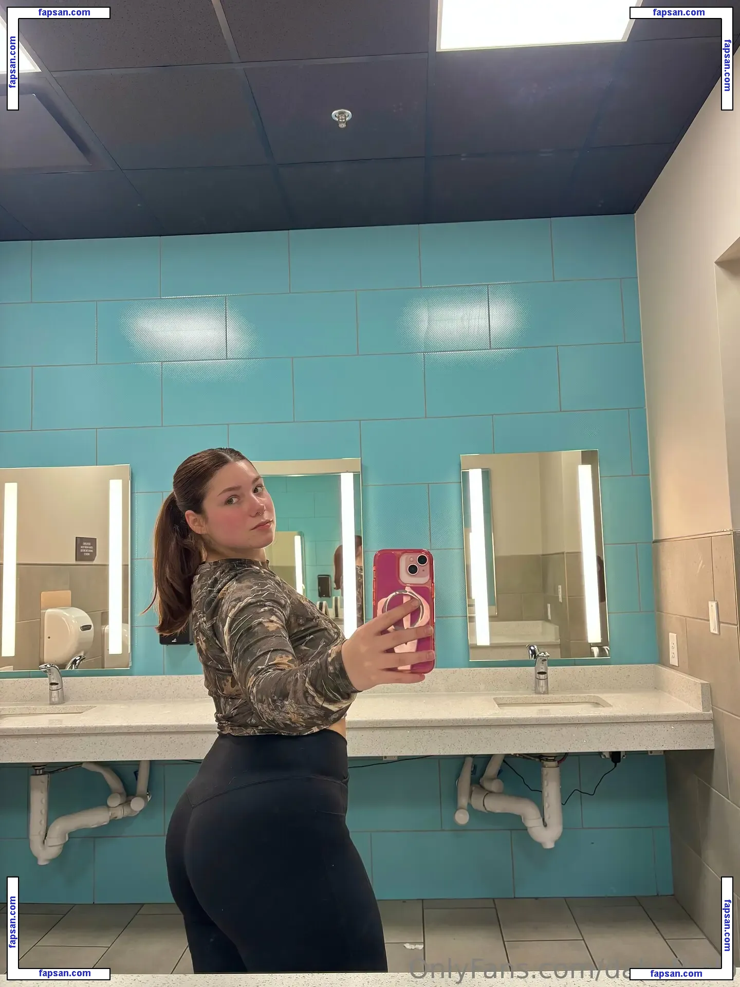 HaloHals nude photo #0048 from OnlyFans