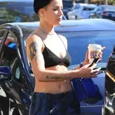 Halsey голая #0083