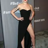 Halsey голая #0467