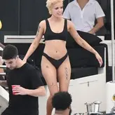 Halsey голая #0517