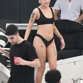 Halsey голая #0519