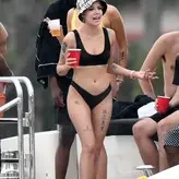 Halsey голая #0525