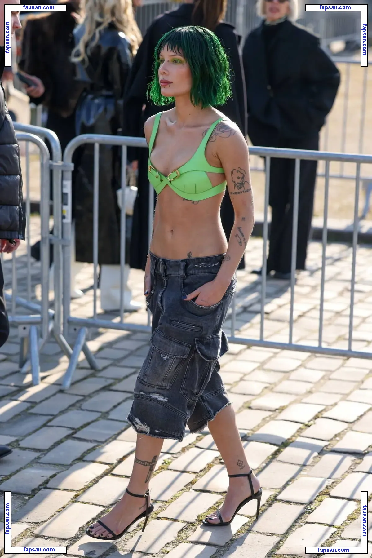 Halsey nude photo #2430 from OnlyFans