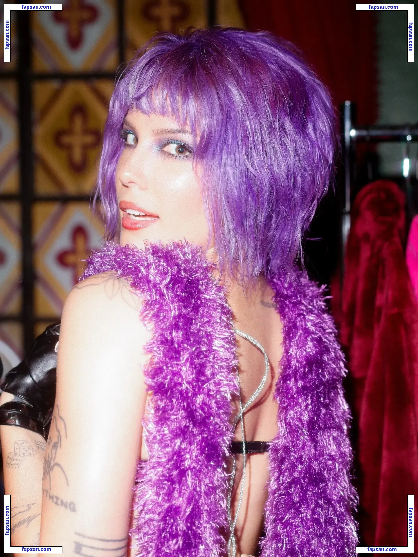 Halsey голая фото #2469 с Онлифанс