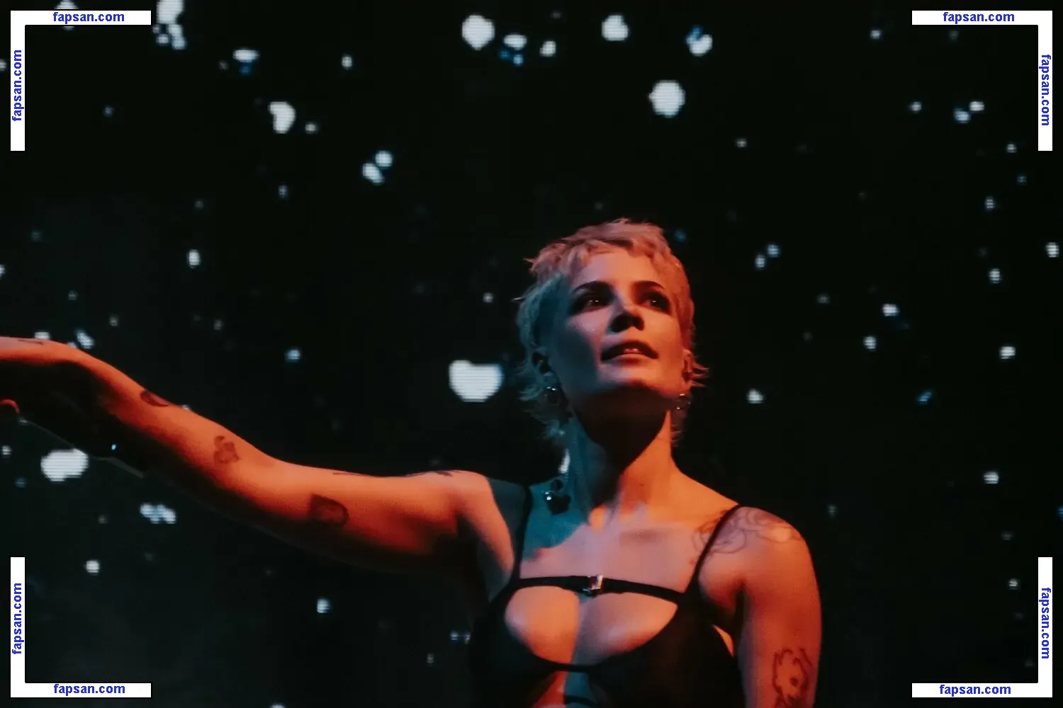 Halsey nude photo #2475 from OnlyFans