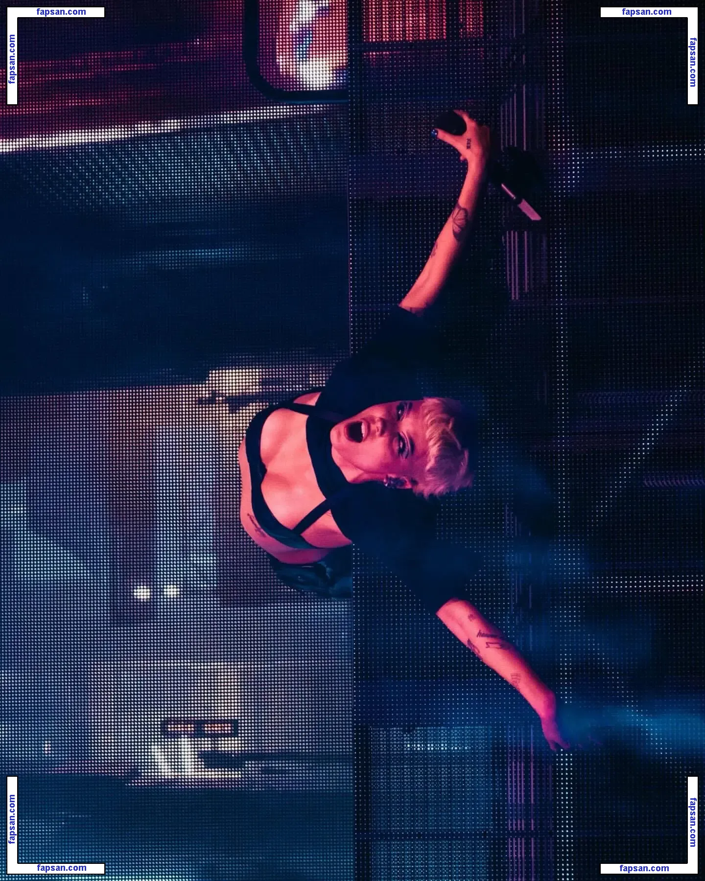 Halsey nude photo #2476 from OnlyFans