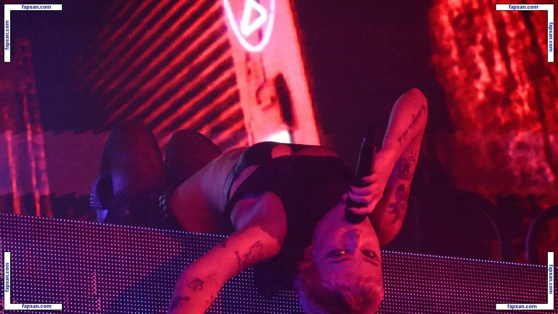 Halsey nude photo #2477 from OnlyFans