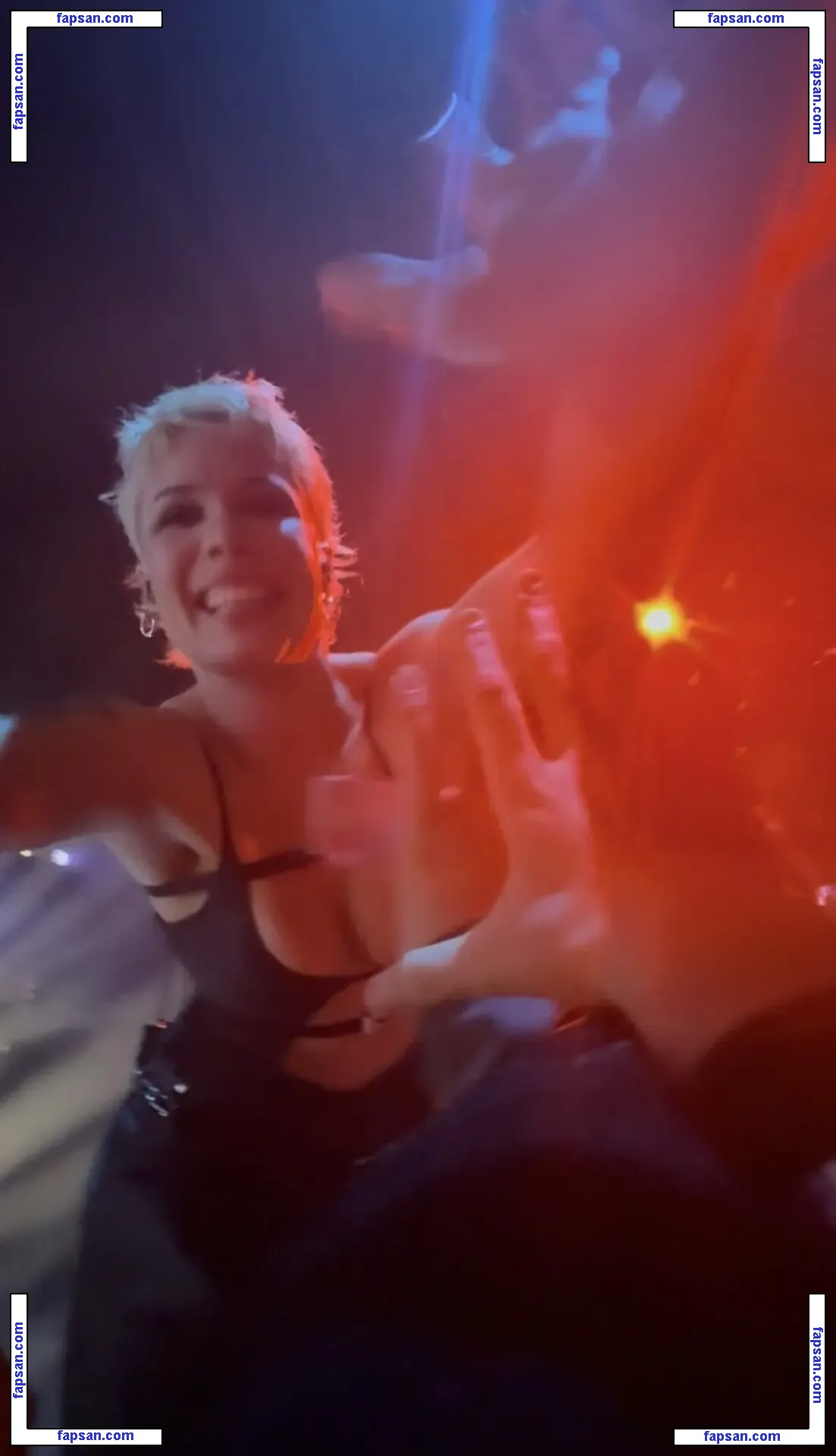 Halsey nude photo #2484 from OnlyFans