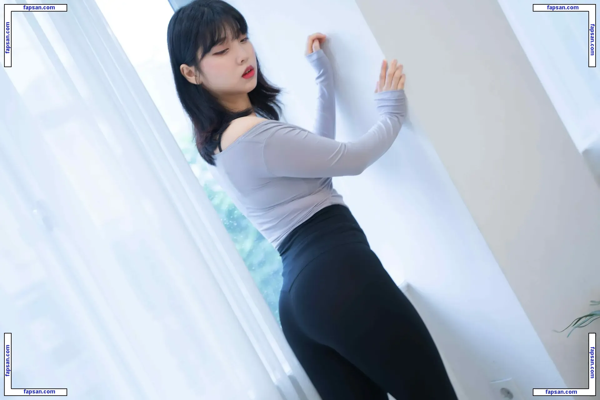 Hana Song nude photo #0067 from OnlyFans