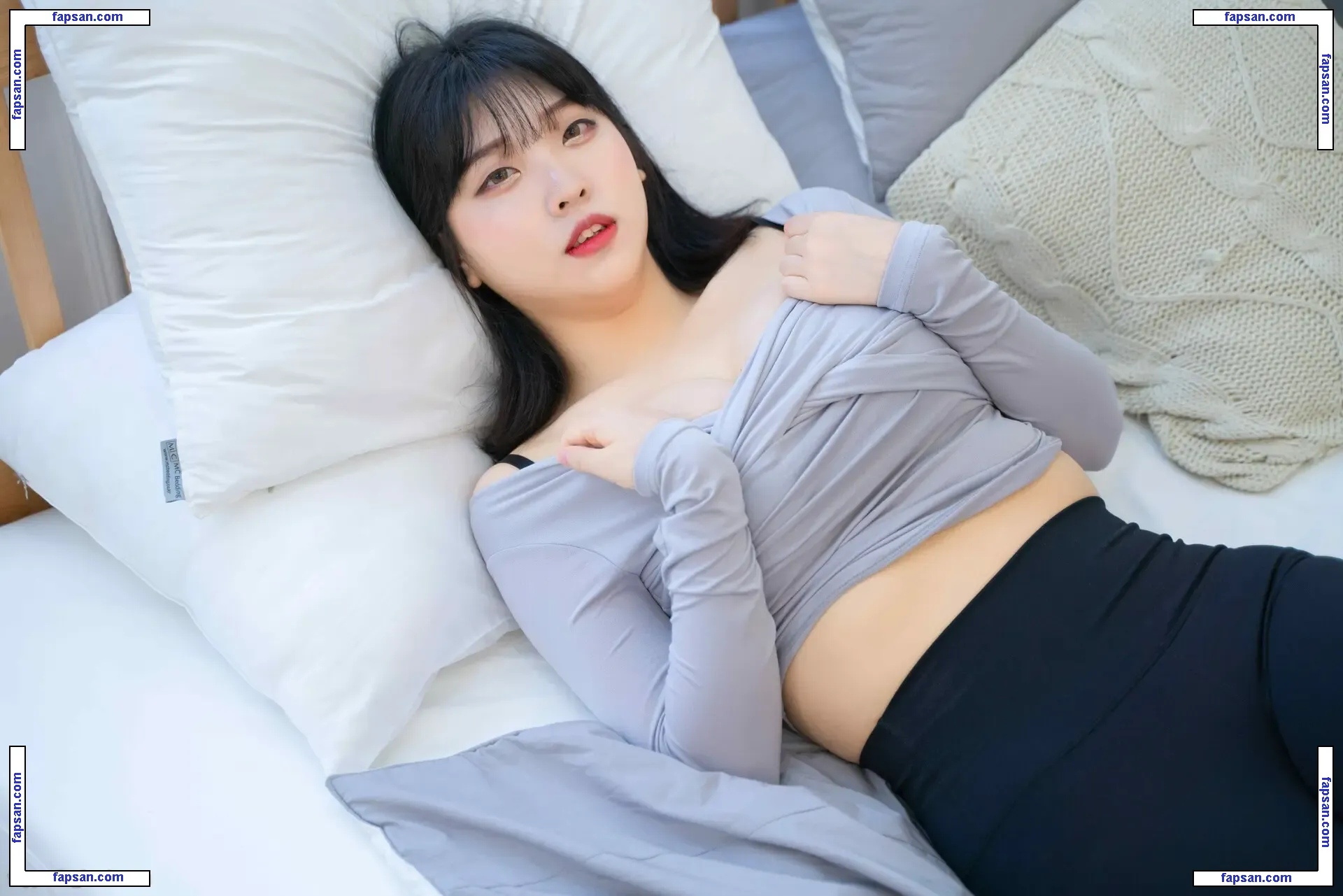 Hana Song nude photo #0081 from OnlyFans