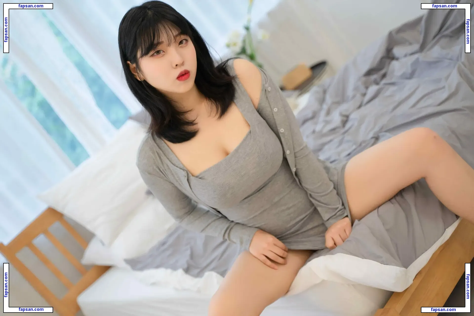 Hana Song nude photo #0083 from OnlyFans