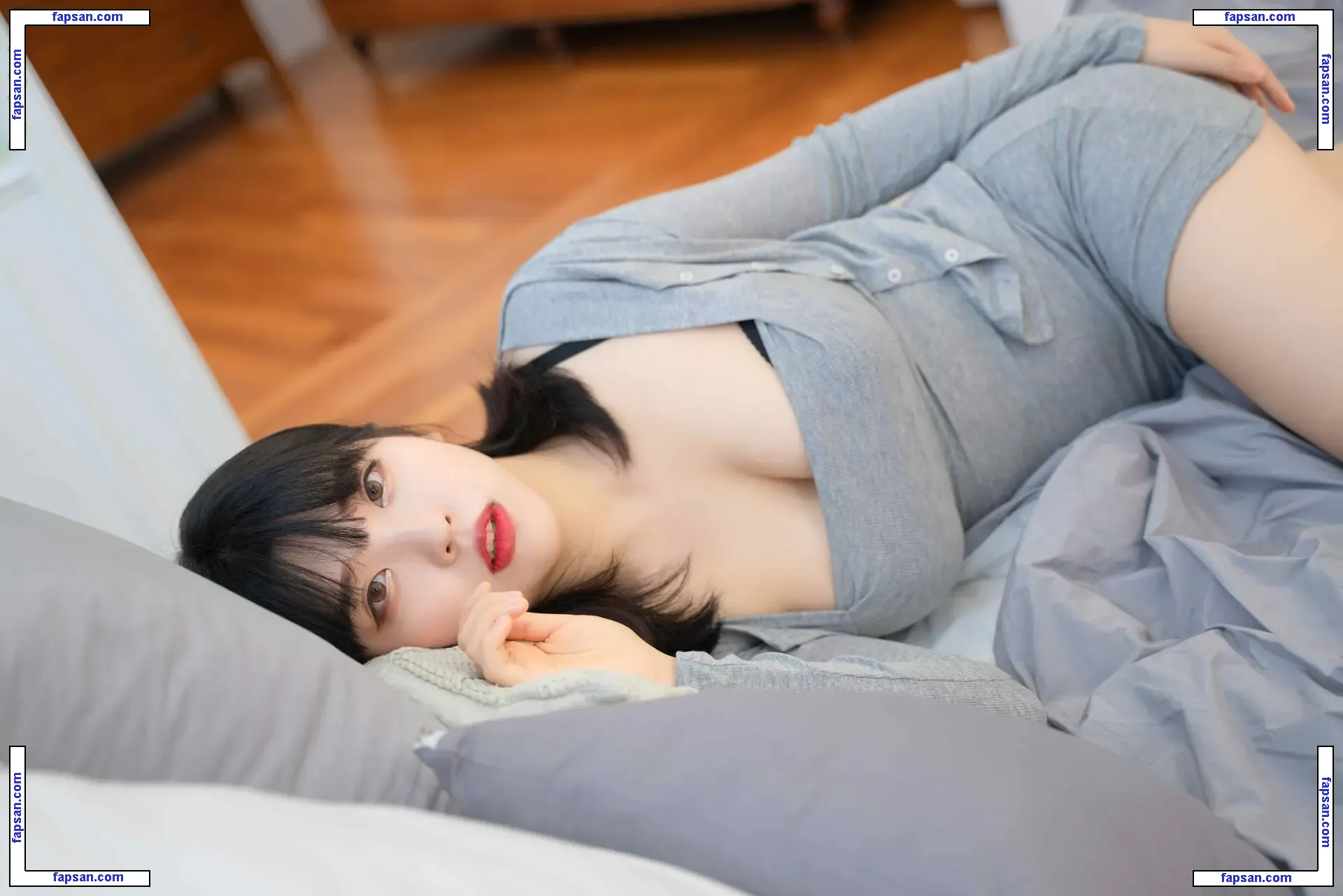 Hana Song nude photo #0085 from OnlyFans